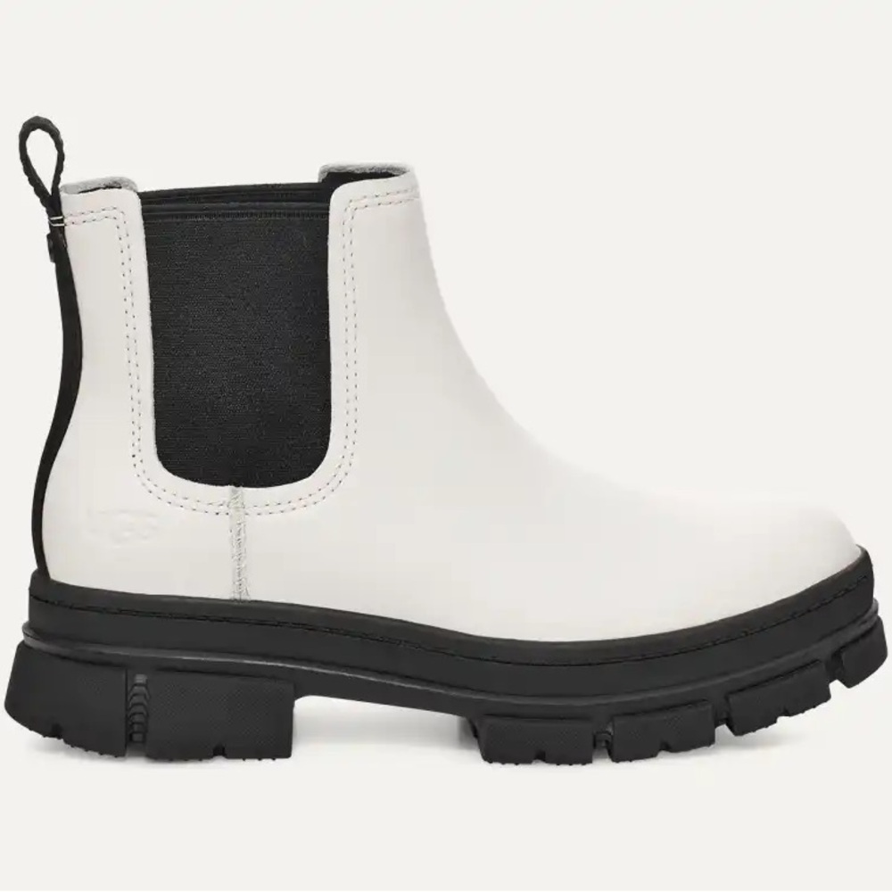 UGG Ashton Chelsea Boot